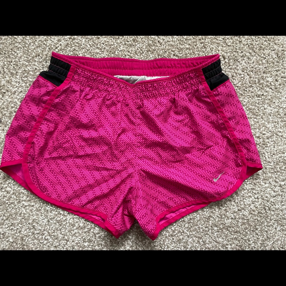 Nike Dryfit women’s shorts, pink & black. size small.
